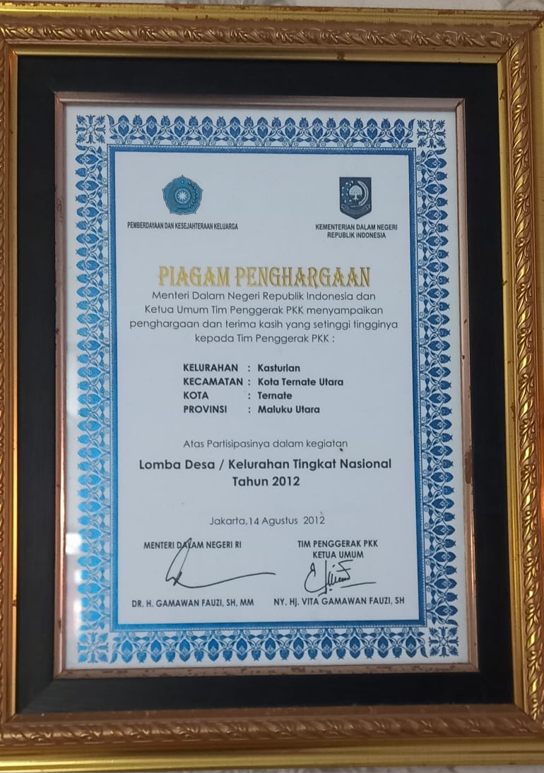 Piagam Penghargaan  kepada Tim Pengerak PKK Kelurahan  Kasturian